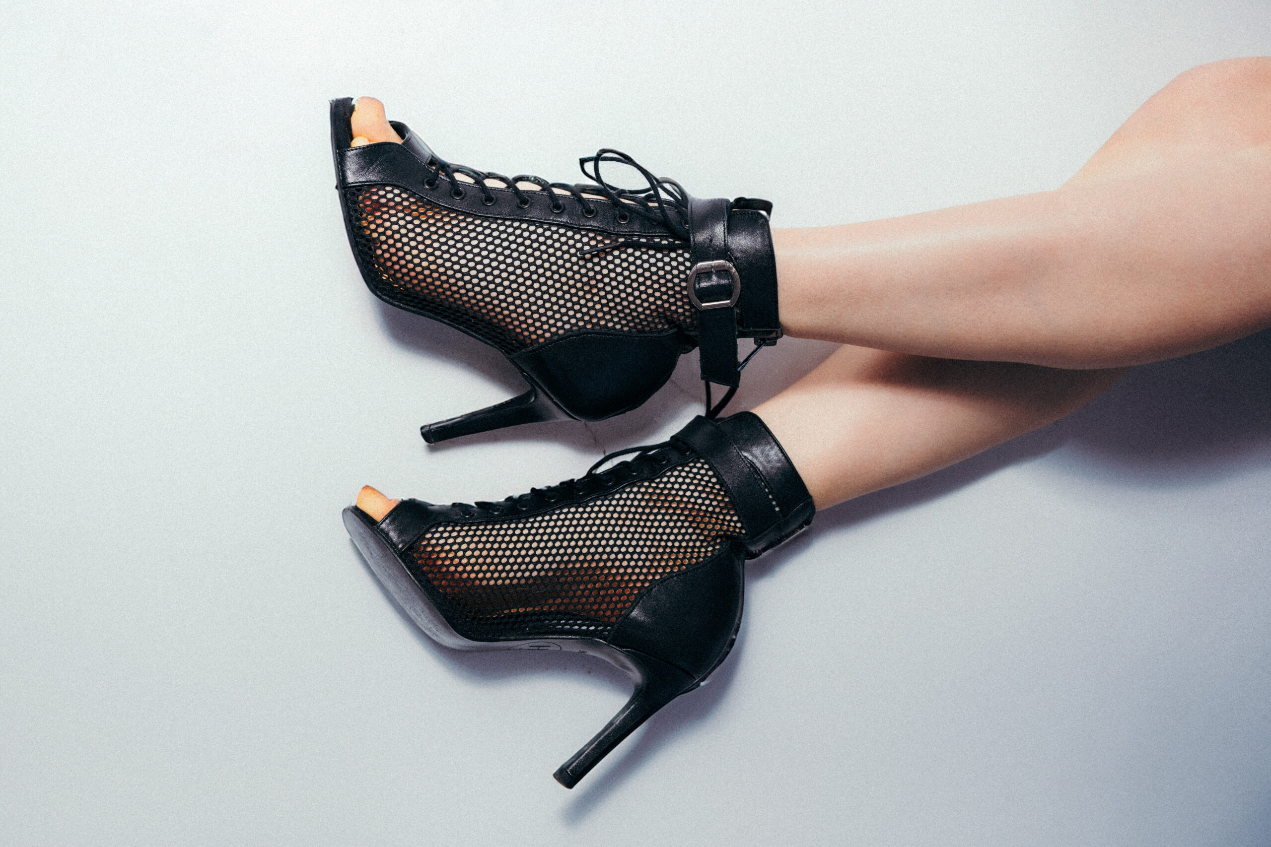 szpilki na zamówienie